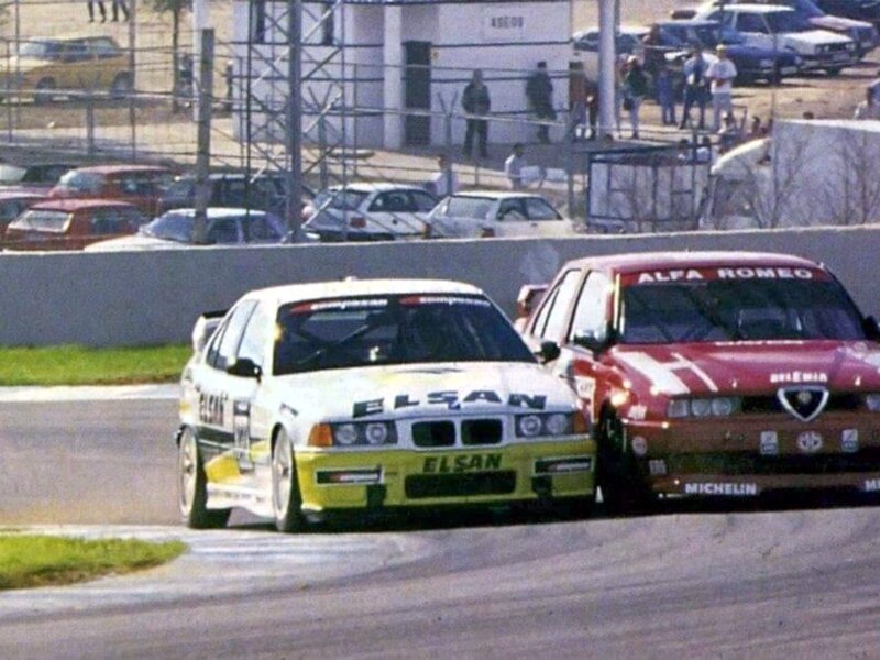 BMW E36 M3 vs Alfa 155 en competición